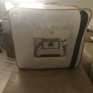 Queen comforter as new, never open, white